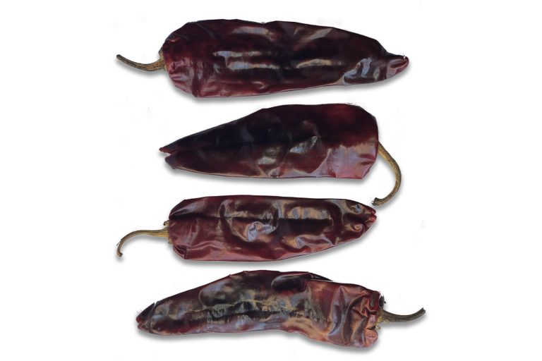 Dried Guajillo Chili Pepper Chiles Machos... Makes you Hot!!